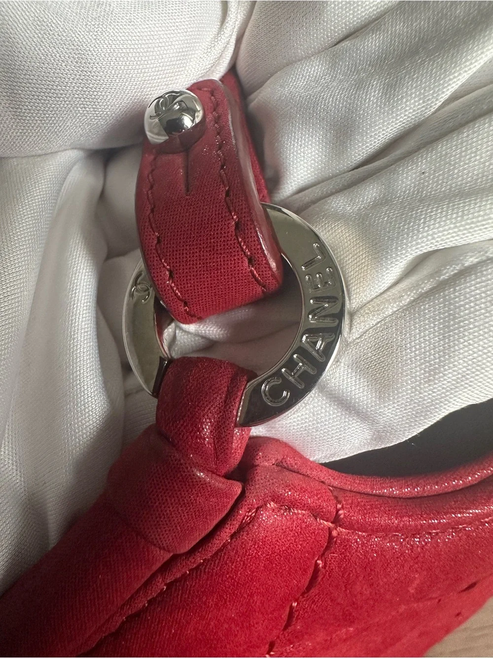 Authentic Chanel Sea Hit Tote Red Iridescent Calfskin Shoulder Bag SHW